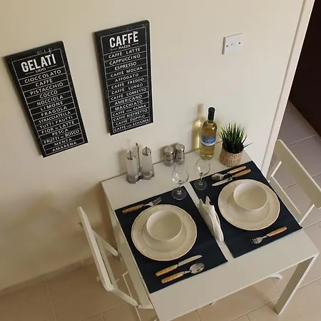 The Address - One Bedroom Flat דירה לרנקה